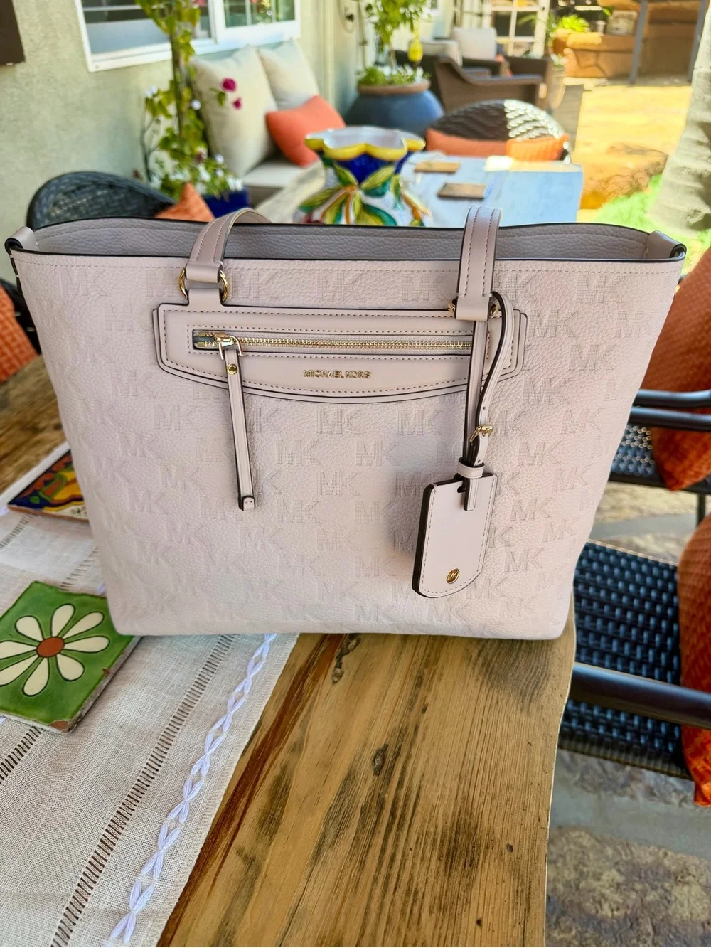 Michael Kors pocket gold handful
