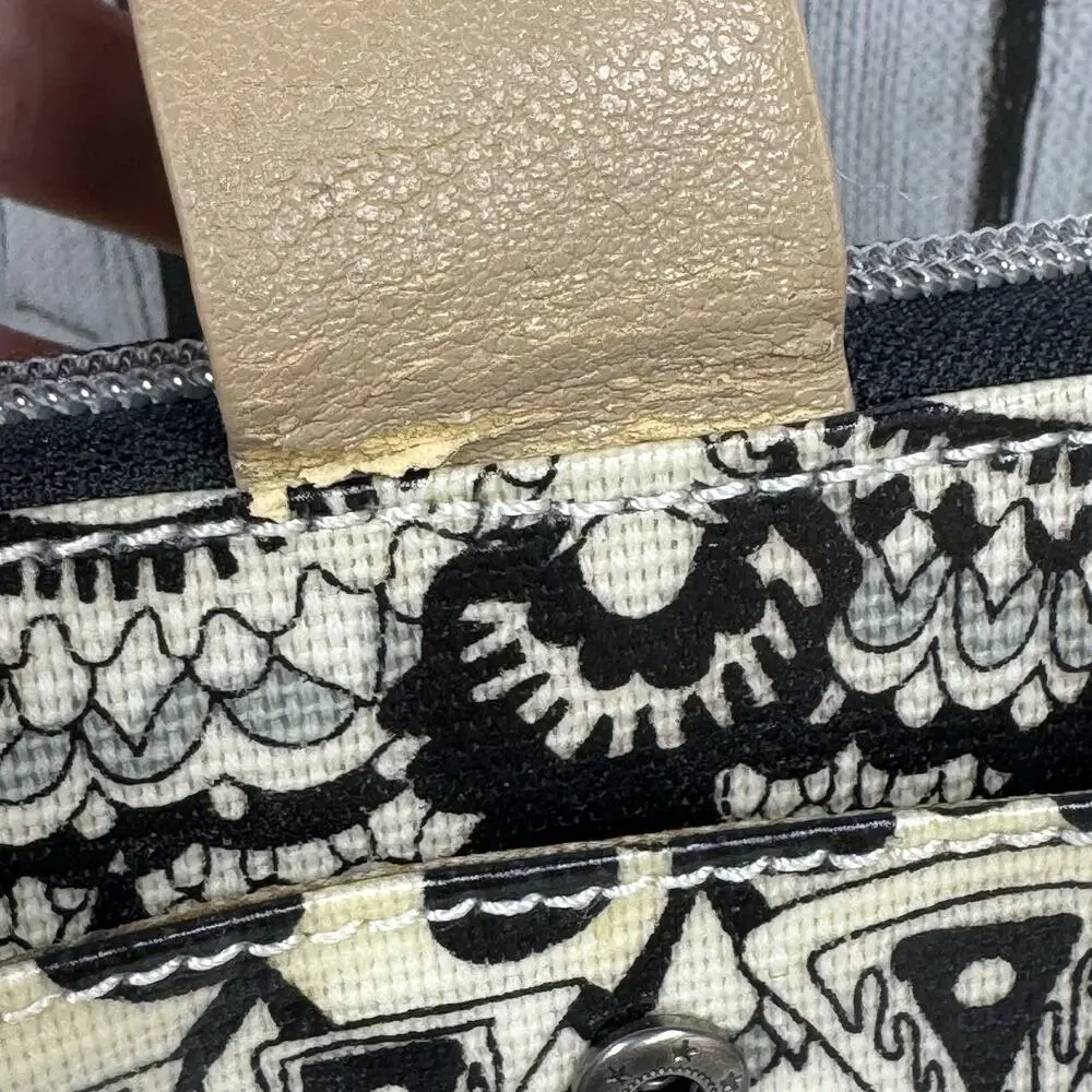 Sakroots crossbody wallet