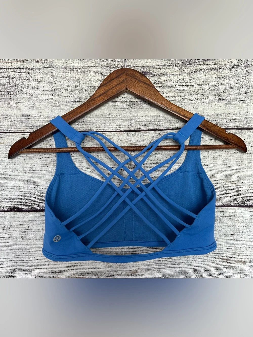 Lululemon Free To Be Bra Wild in Porcelaine blue size 8