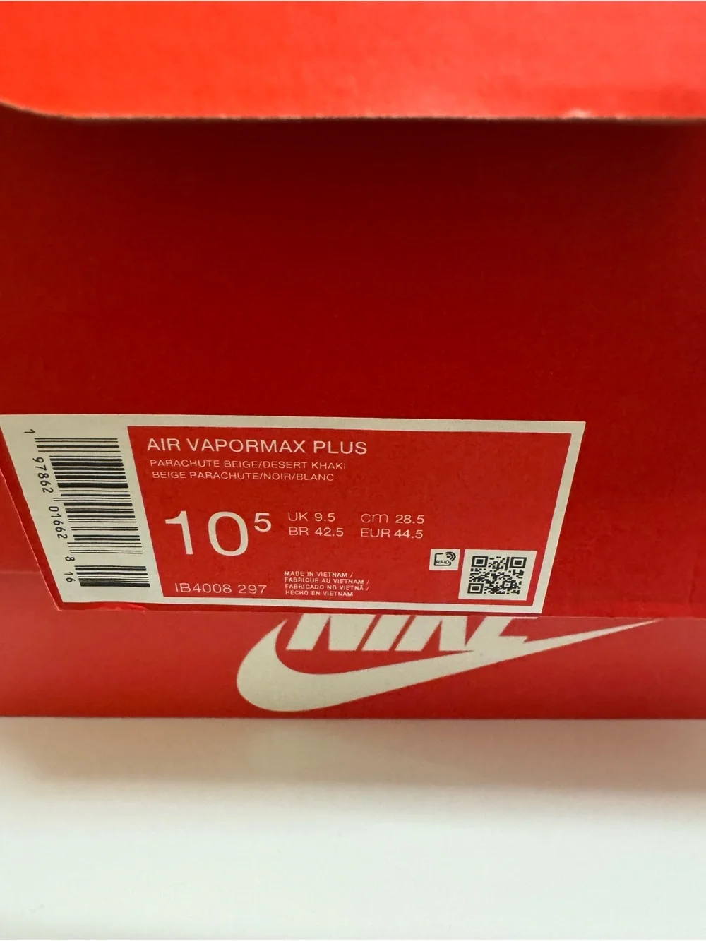 Nike striking metallic