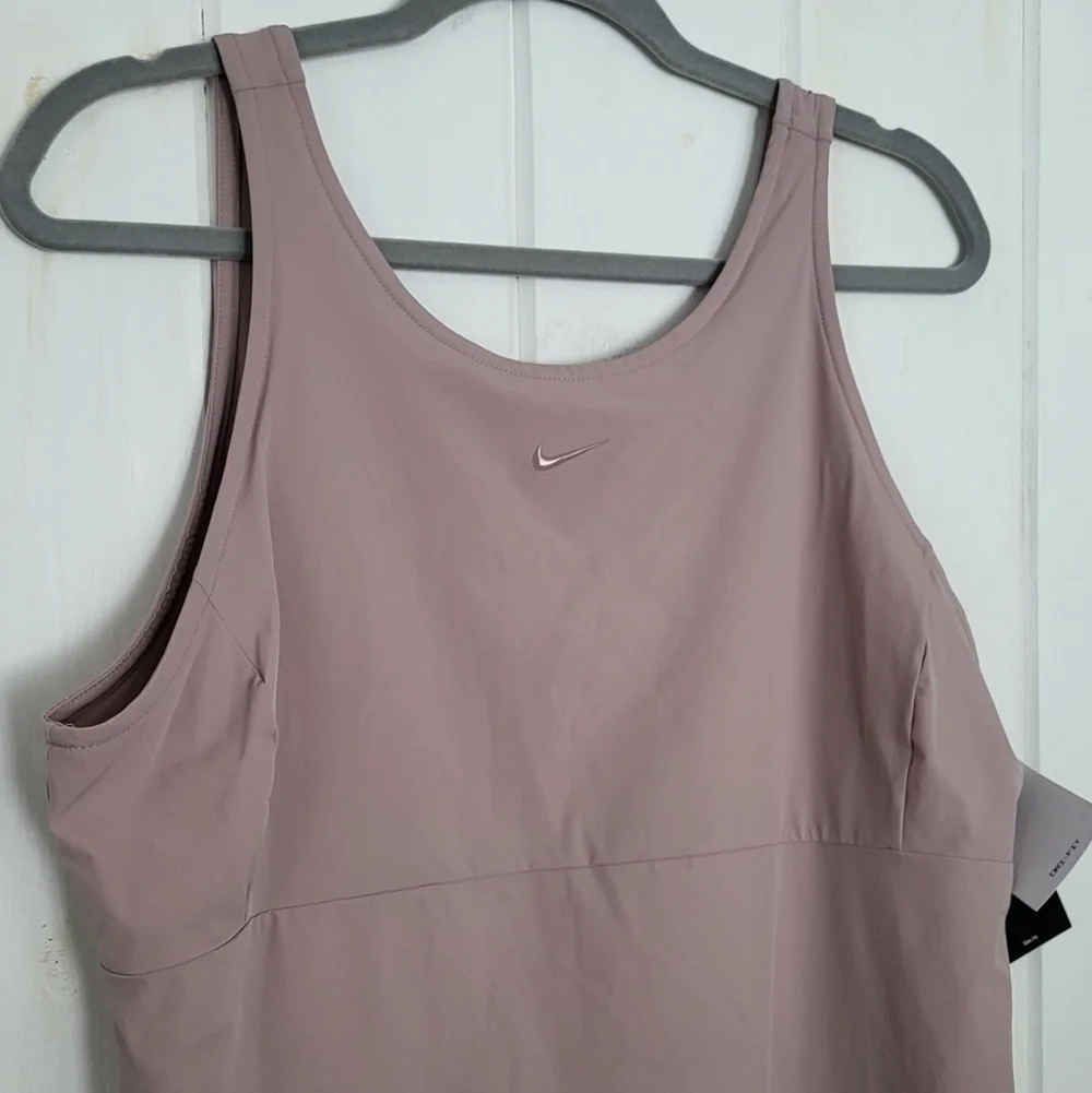 Nike body lower