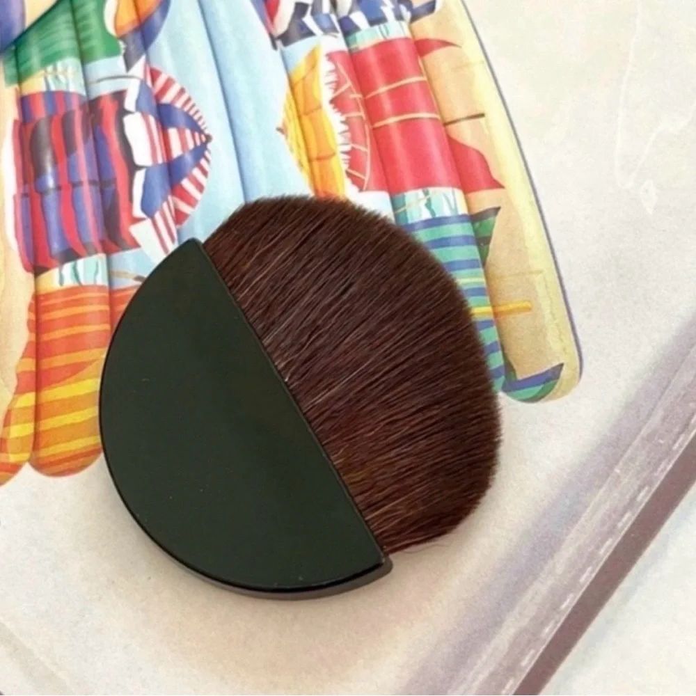 CHANEL mini foundation