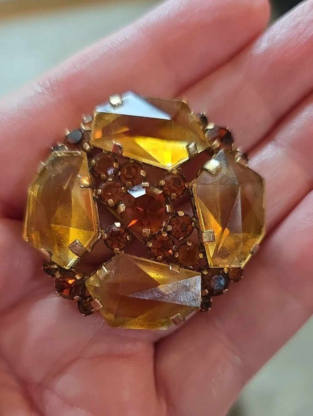 N/A elegant amber