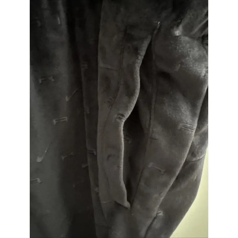 Women’s Nike Air Velour 3X Black AOP Print Midrise Shorts Size Velvet Logo 2”