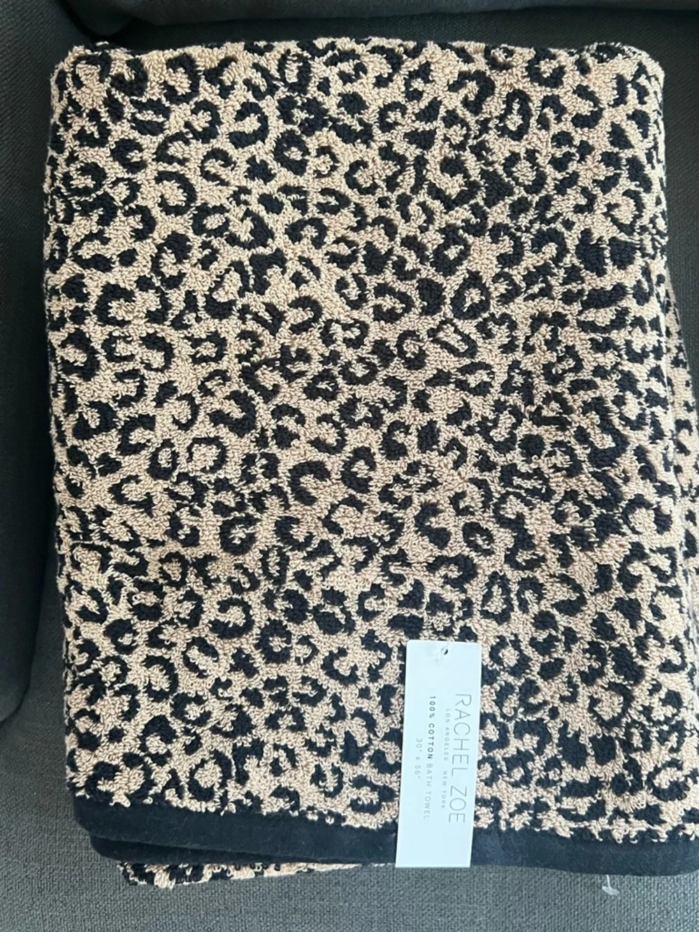 2 pc  Rachel Zoe Leopard Cheetah Animal Print Bath Towel Set Towels NEW