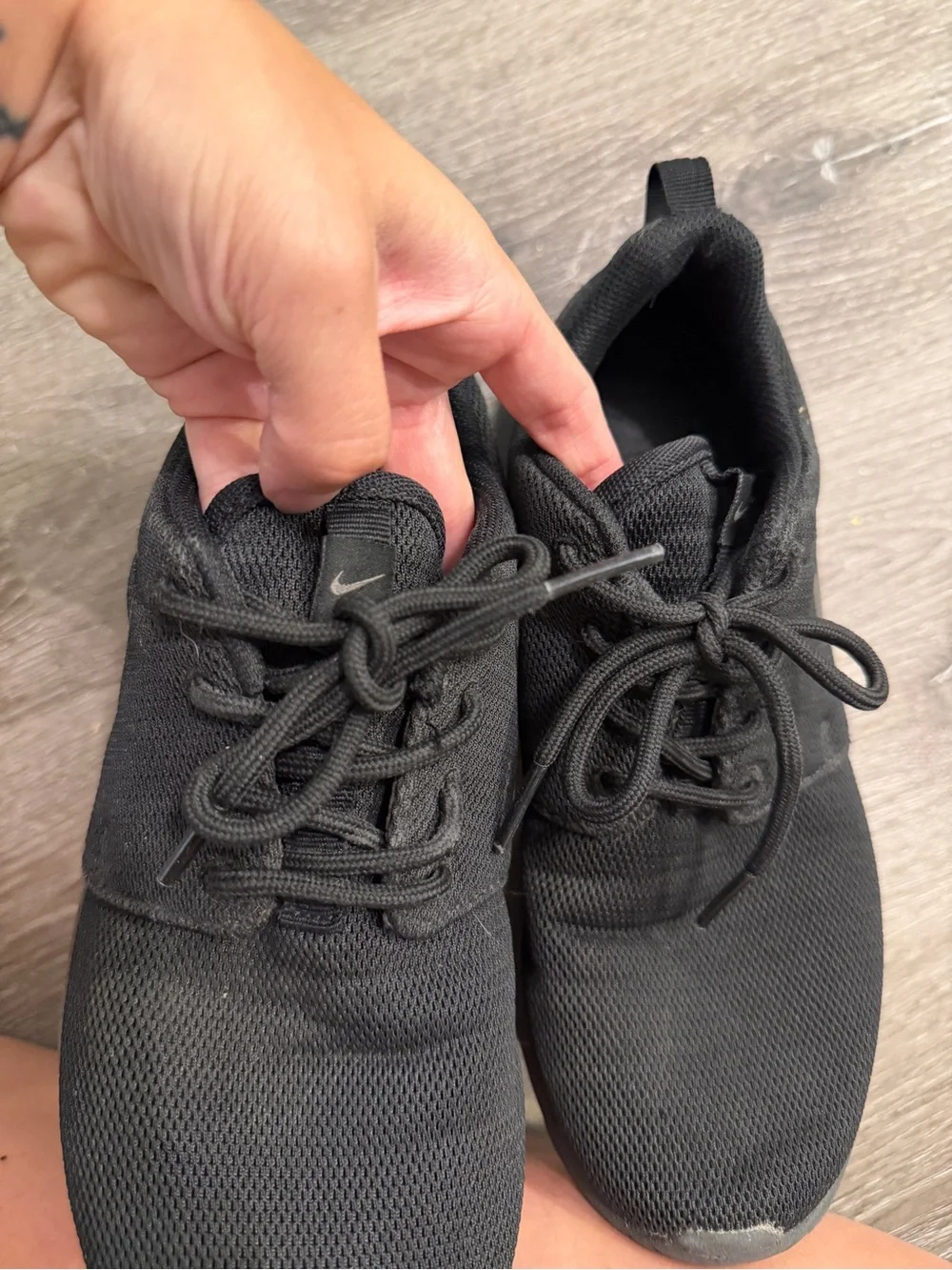 Nike Black Mesh Lightweight Sneakers