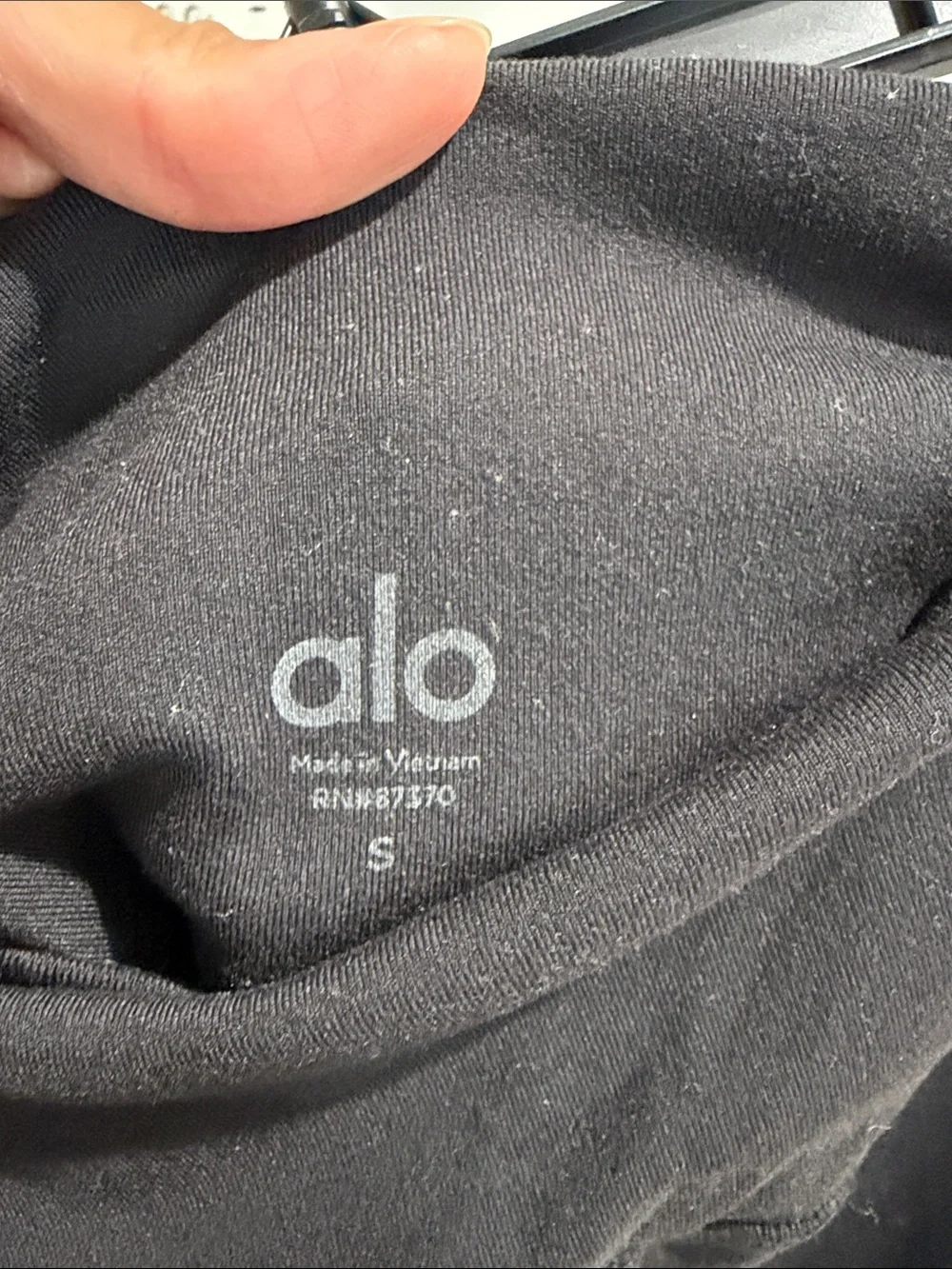 ALO Yoga stretchy crop