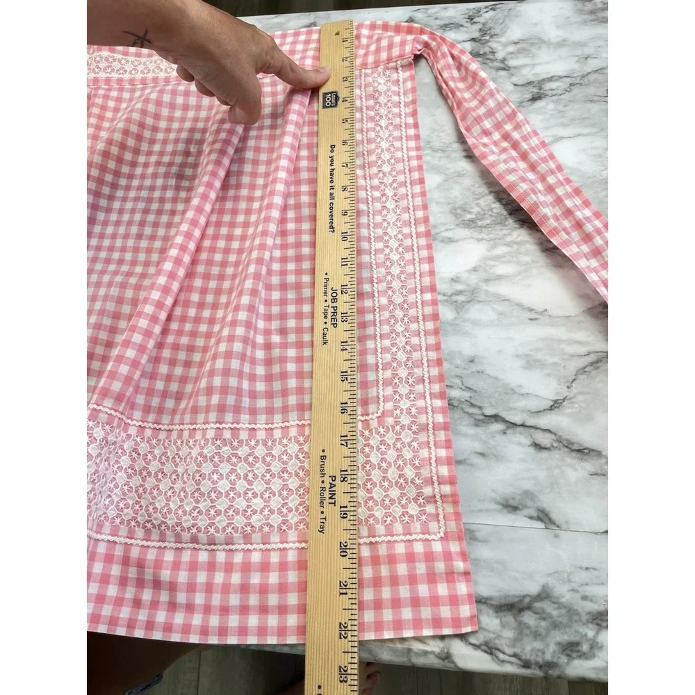 The Unbranded Brand half apron