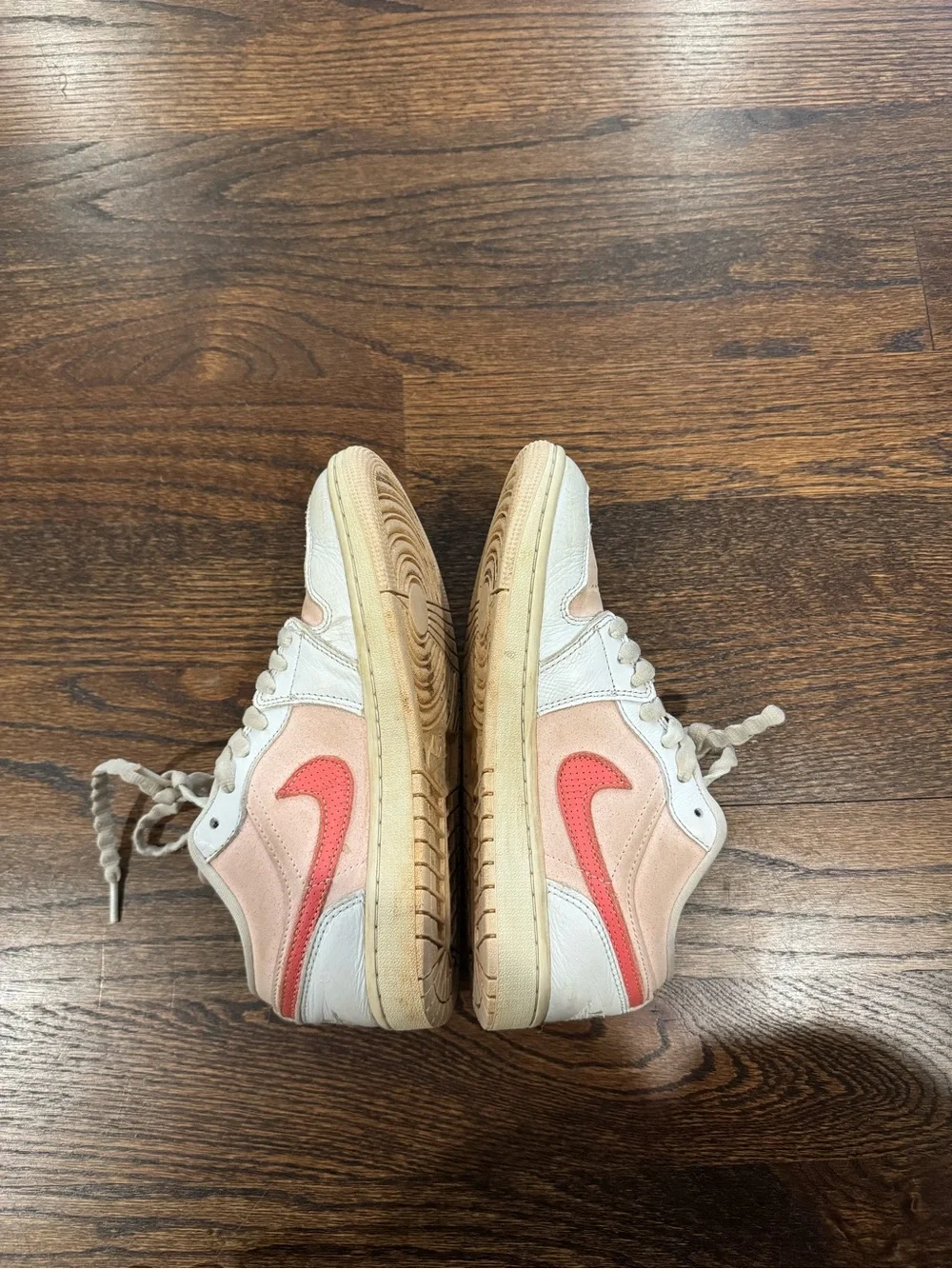 Nike Jordan 1 Low SE in “Milkshake”