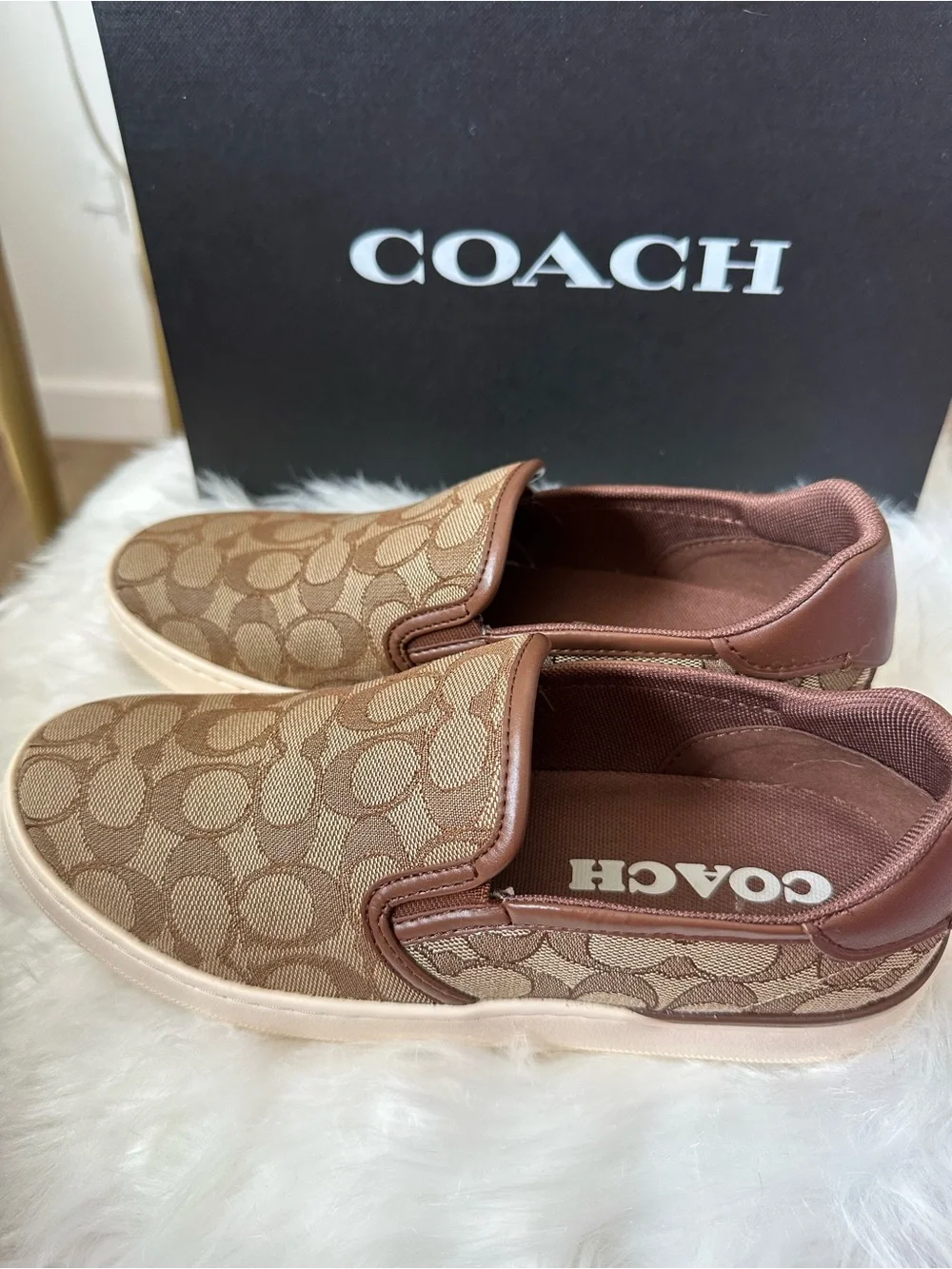 Coach classic monogram