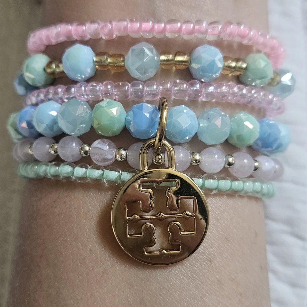 Tory Burch am selling