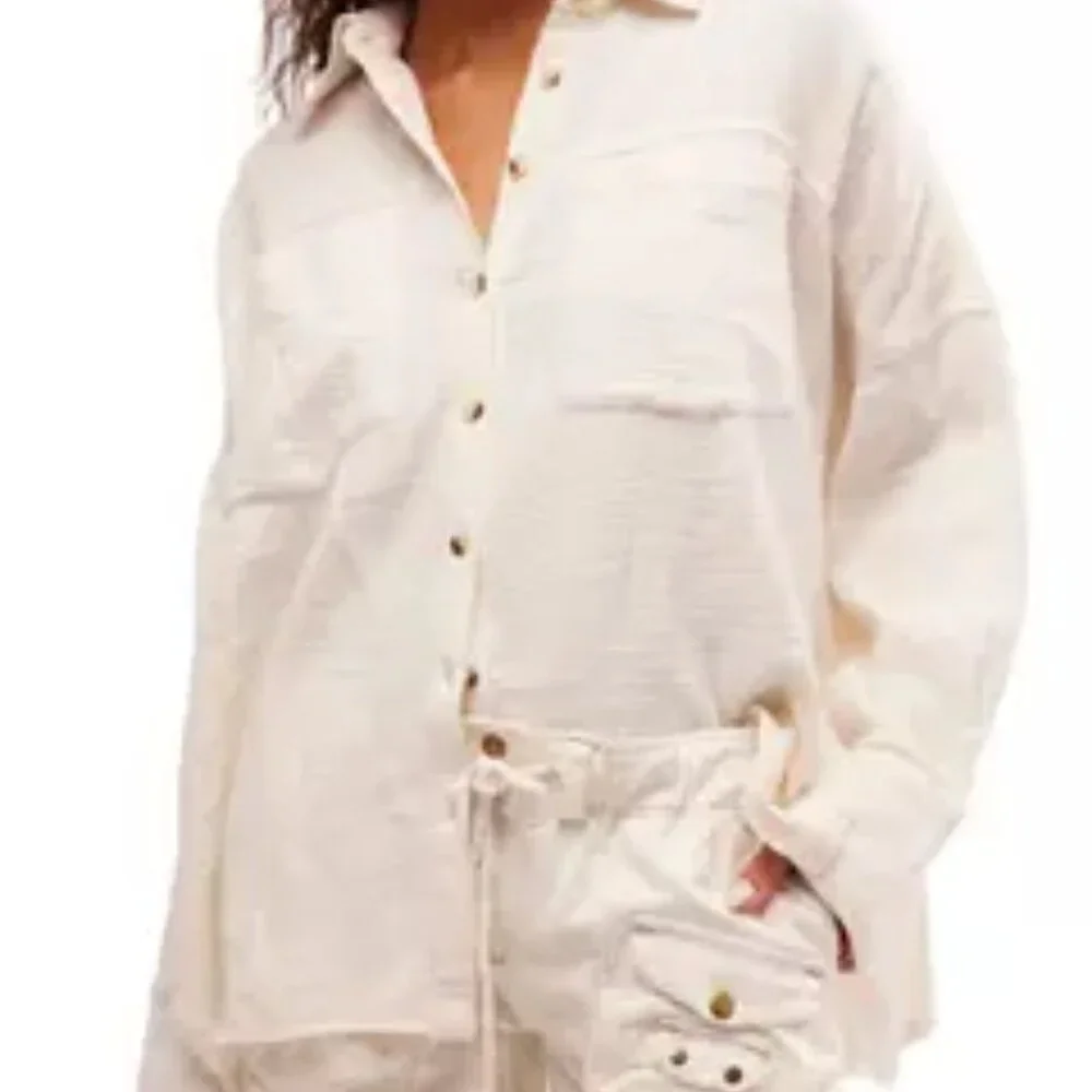Free People it buttondown