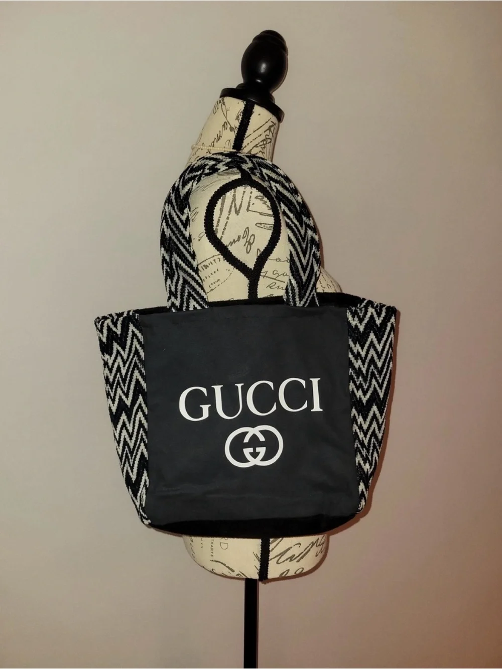 Gucci stylish tote
