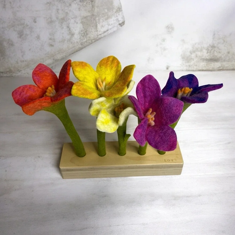 Lovevery Felt Flowers In A Row Wood Stand The Helper Play Kit Montessori Toy