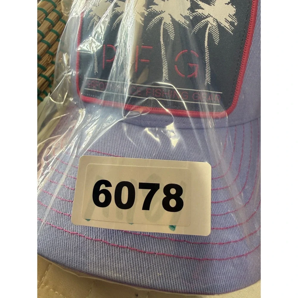 Columbia pfg trucker
