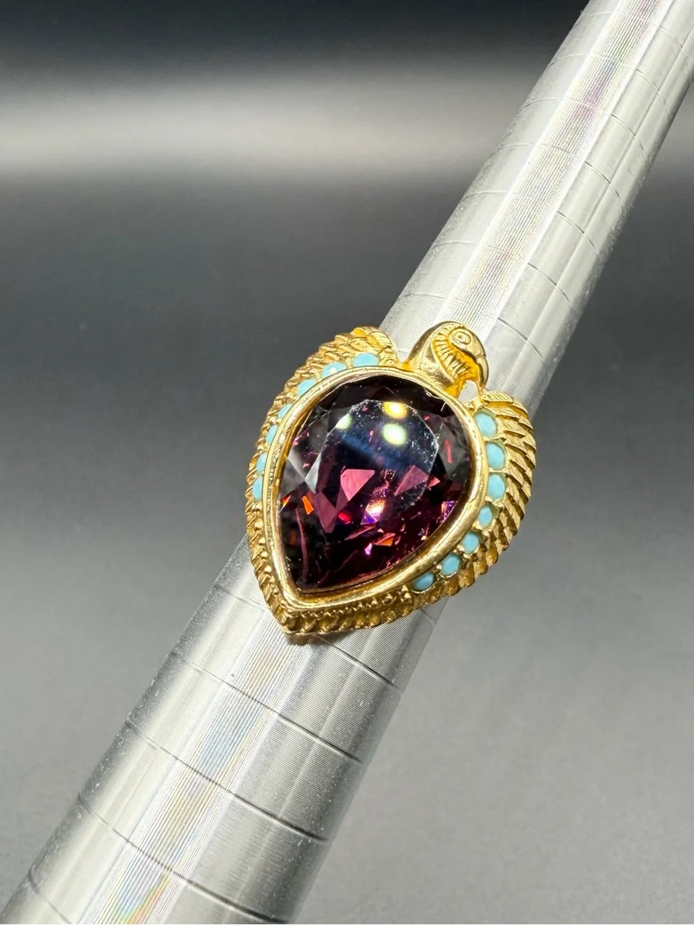 Elizabeth Taylor for Avon Egyptian Revival Falcon Ring SZ 8 Vintage Purple Gold