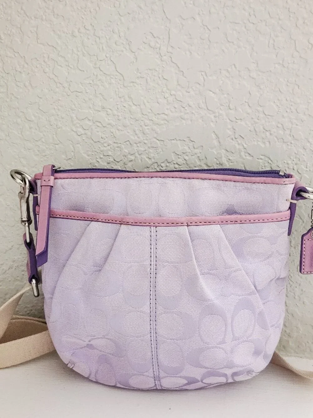 Euc Vintage  Coach Madison Signature C's Lavendar Crossbody Bag