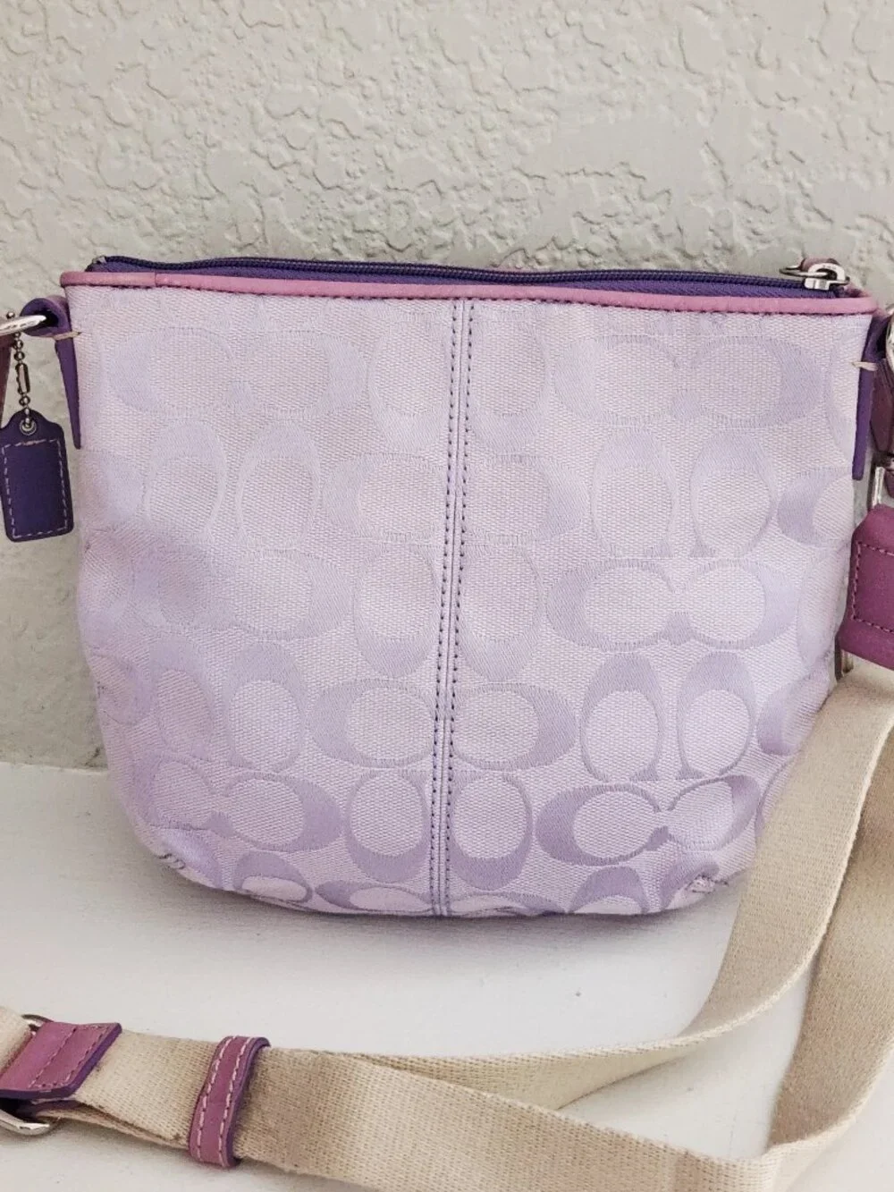 Euc Vintage  Coach Madison Signature C's Lavendar Crossbody Bag
