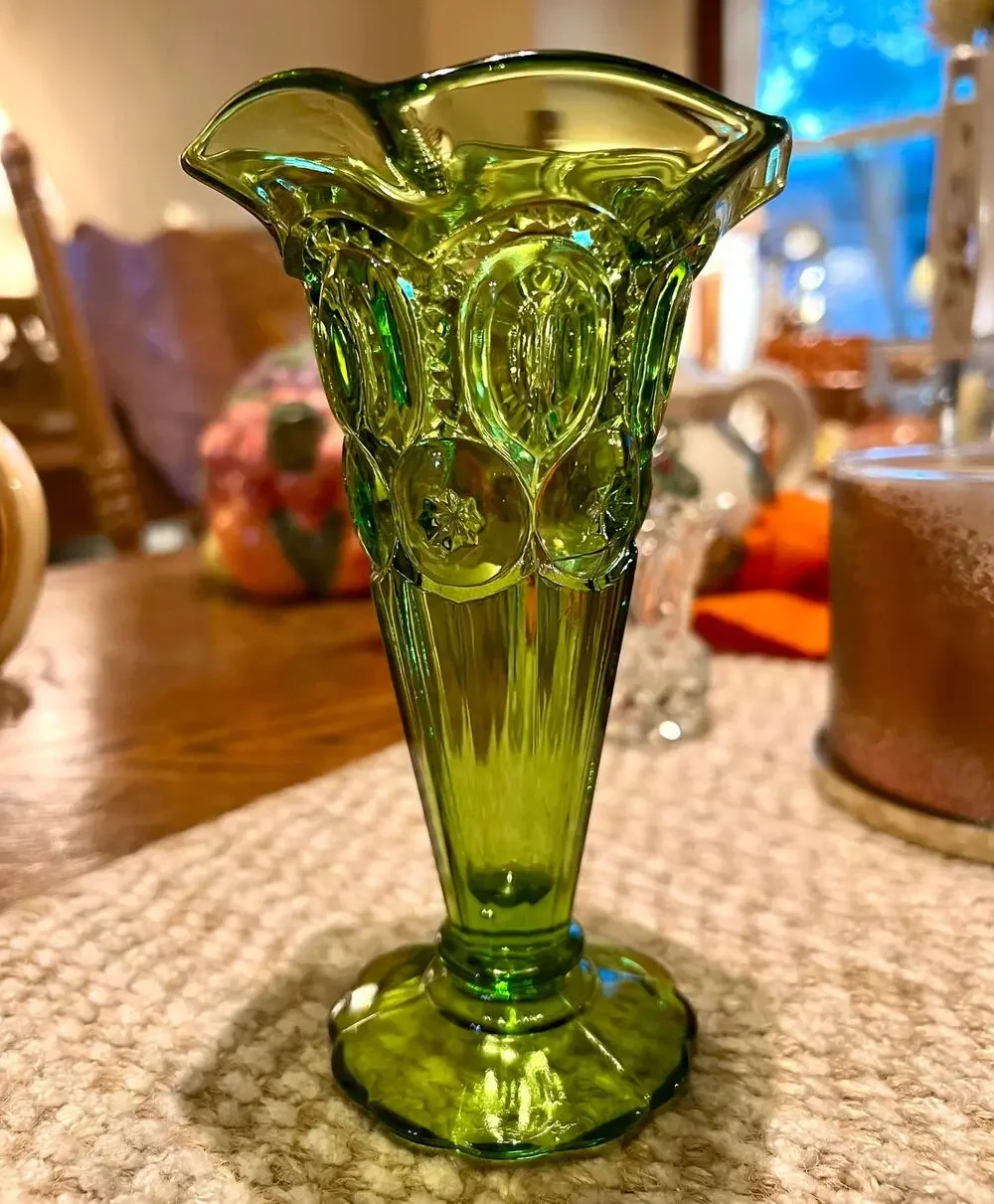 Vintage L.E. Smith Moon & Stars Vase, 6.5