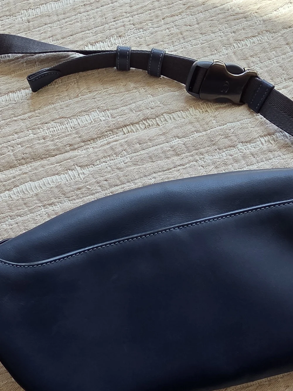Coach compact navy