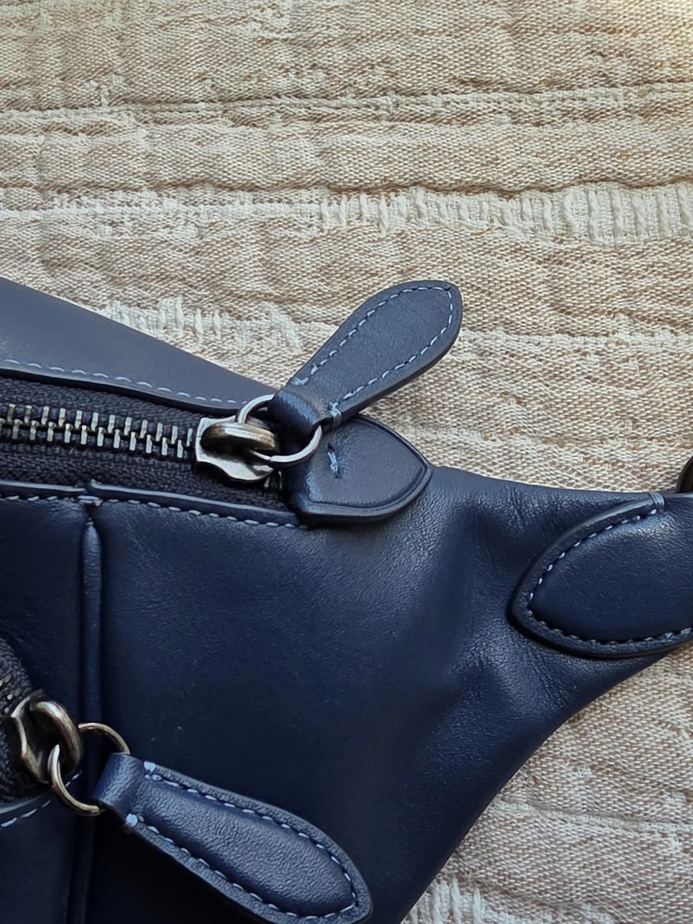 Coach compact navy