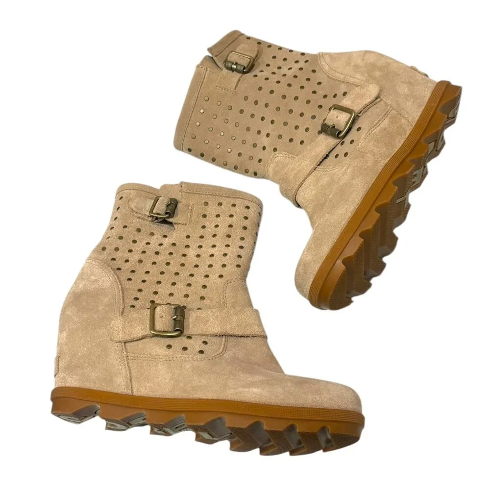 Sorel wedge boot