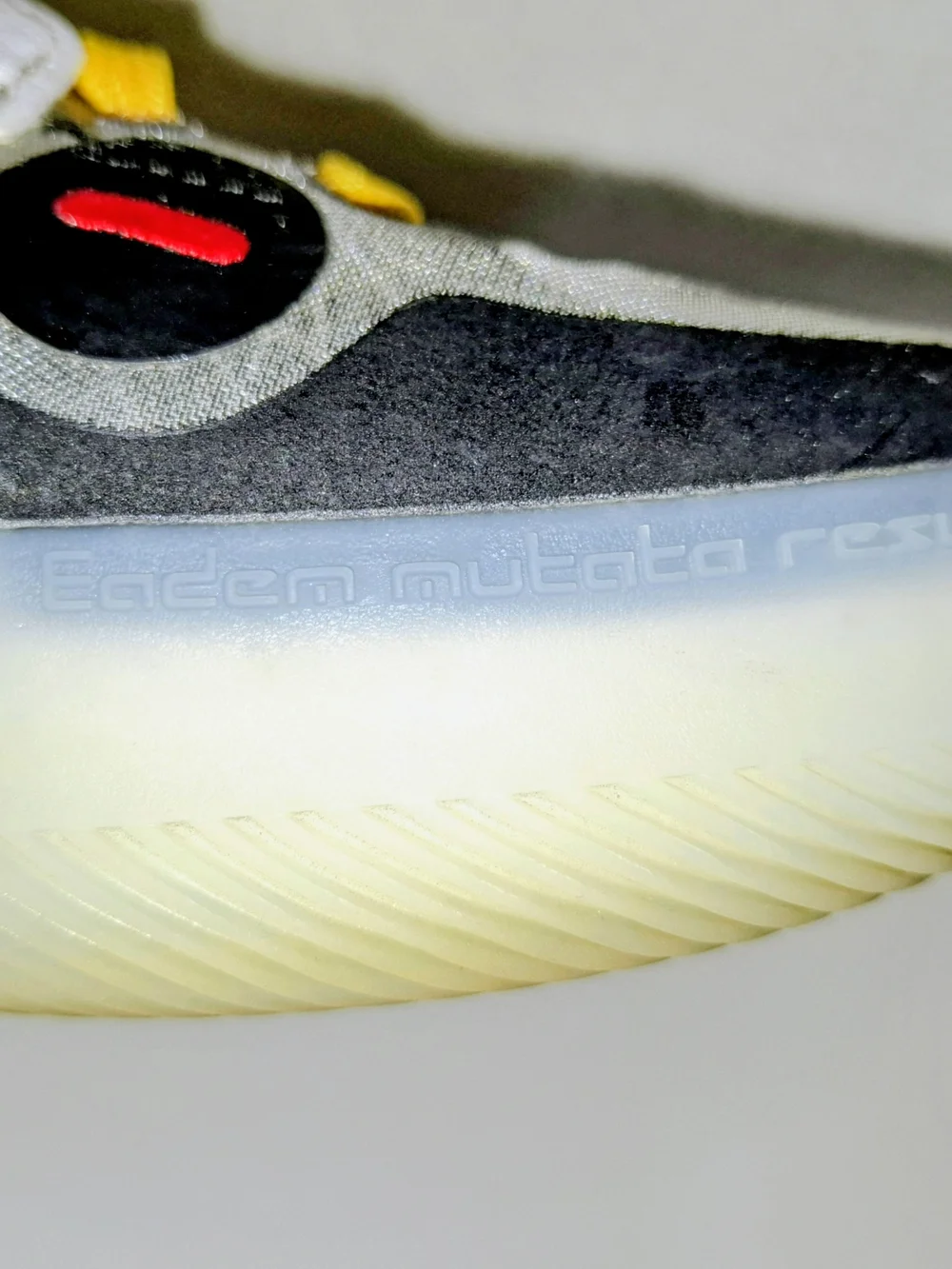 Li-Ning show sporty cleaned
