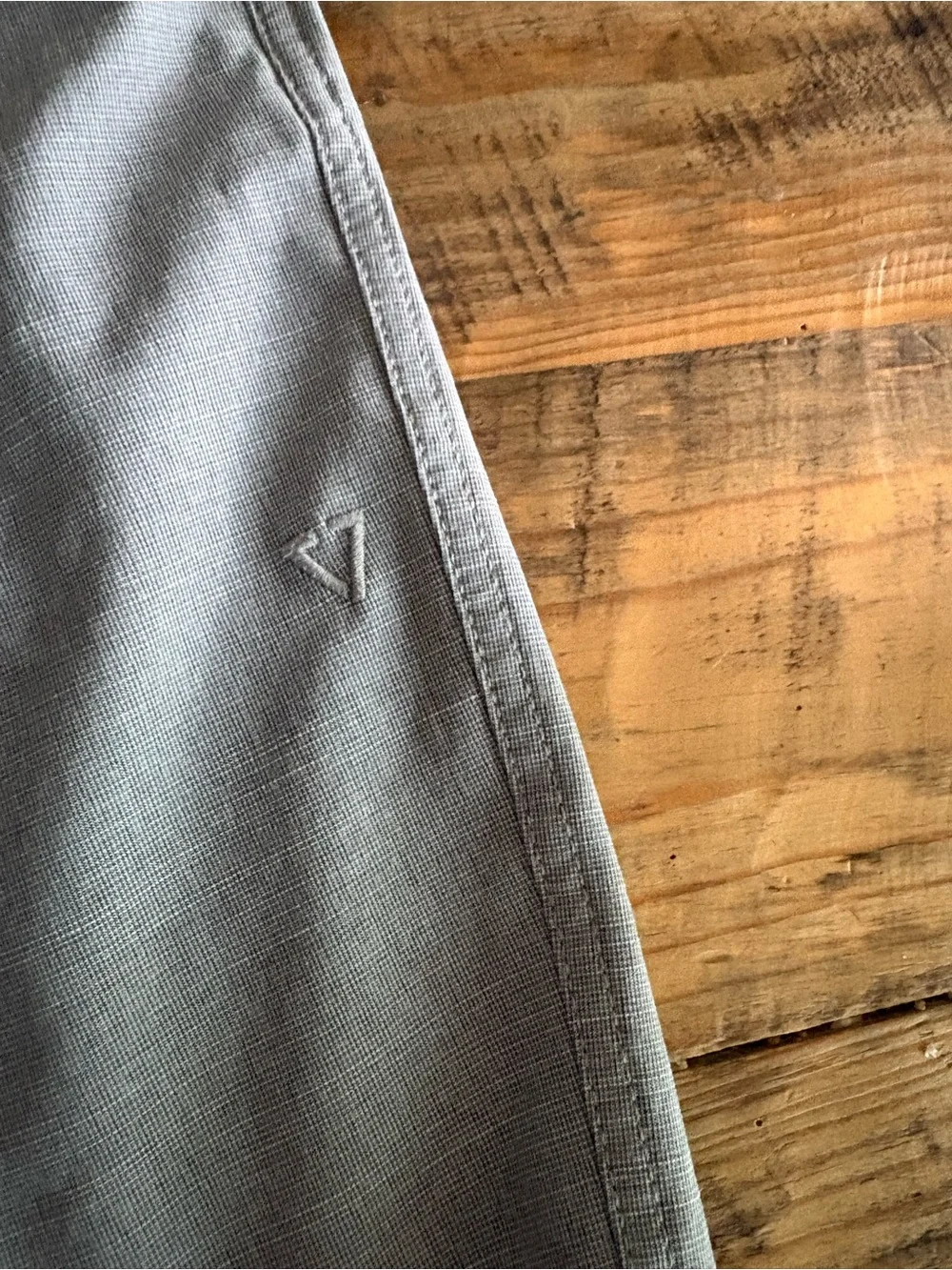 VISSLA flat front