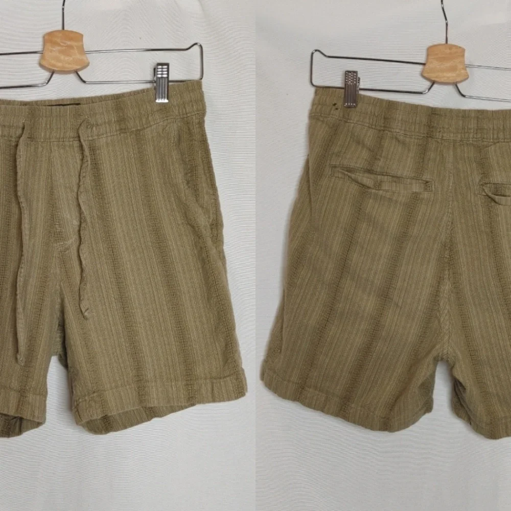 Abercrombie & Fitch Seersucker Pull-On Short Olive Green Stripe‎ 6