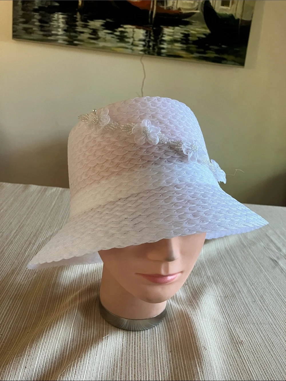 Women’s White Floral Accent Bucket Hat