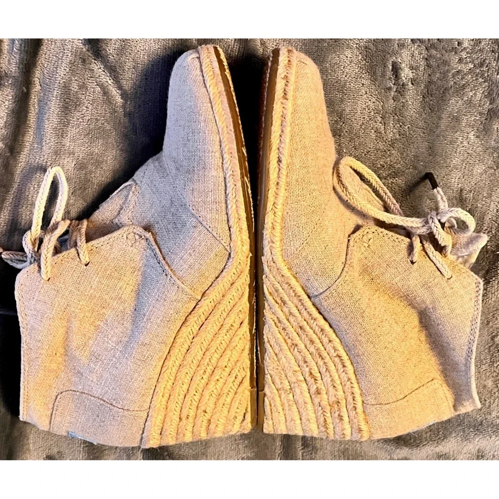 Toms desert wedge