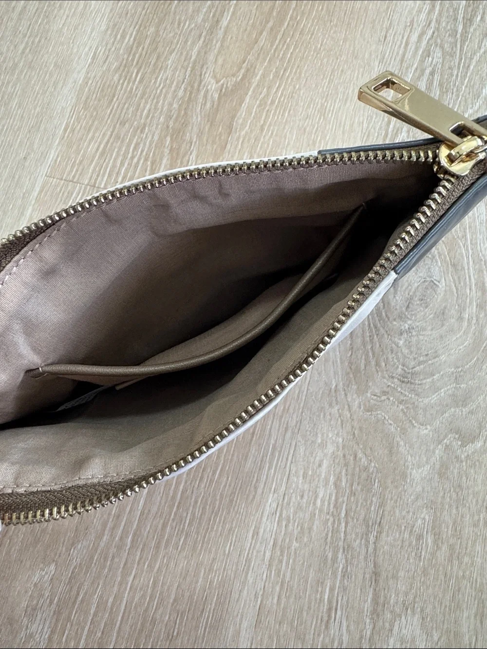 Sondra Roberts leather wristlet