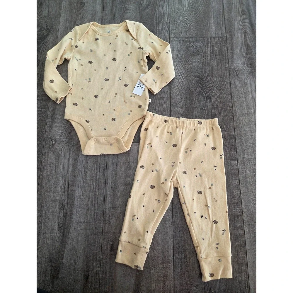 Baby gap outfit‎ 12-18 mos