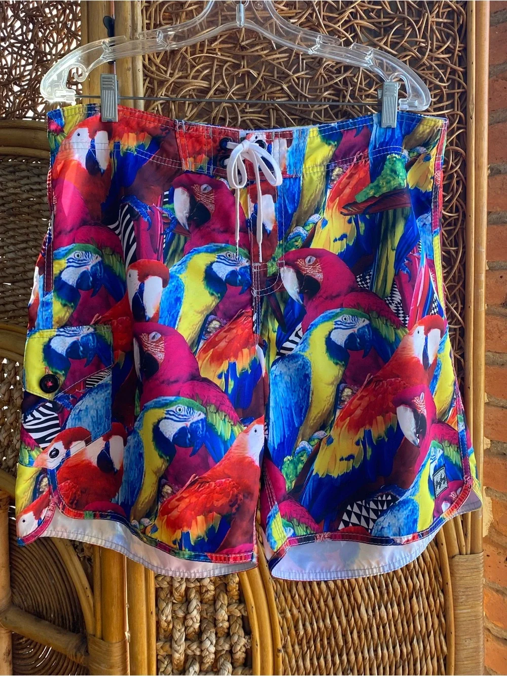Billabong bold parrot