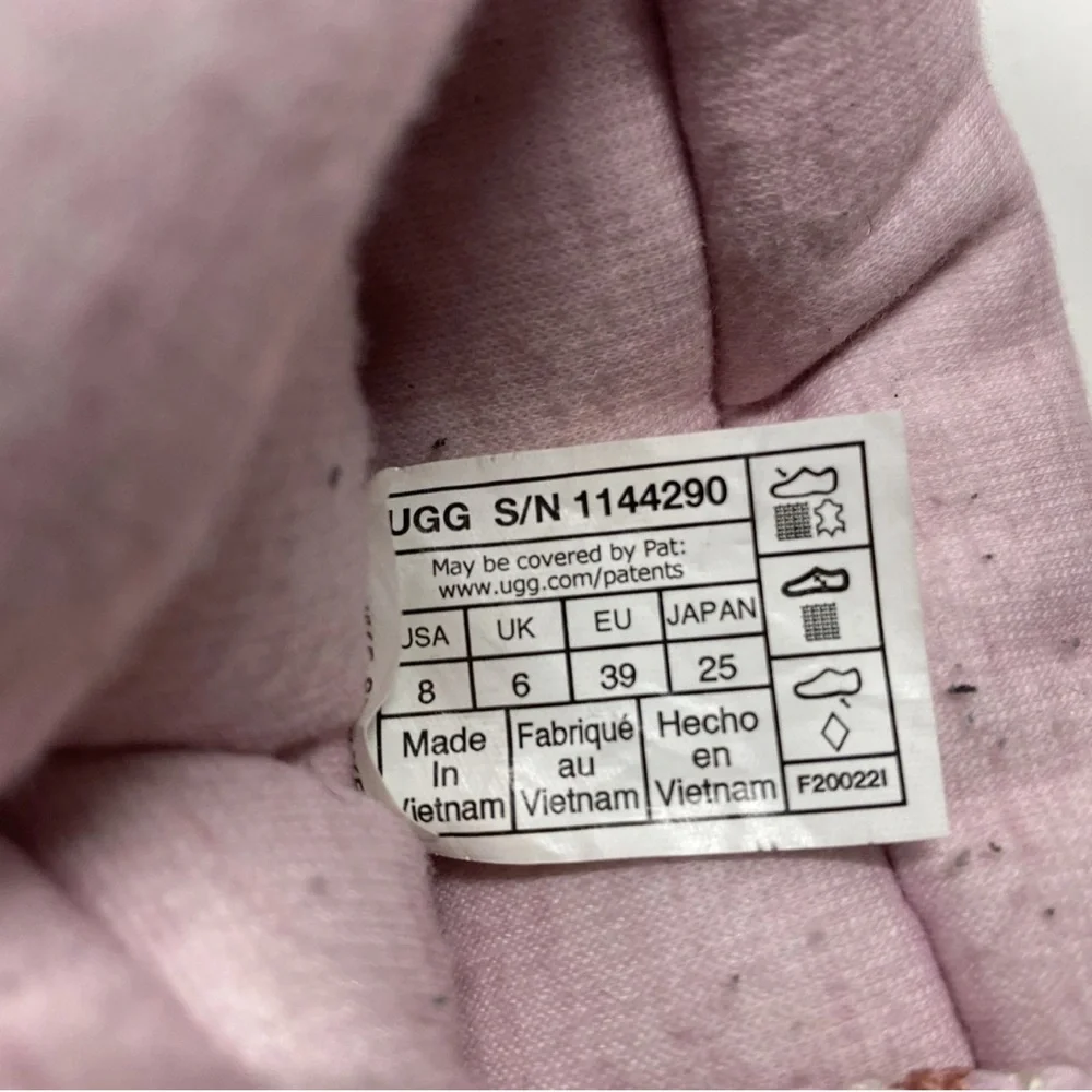 UGG soft pink