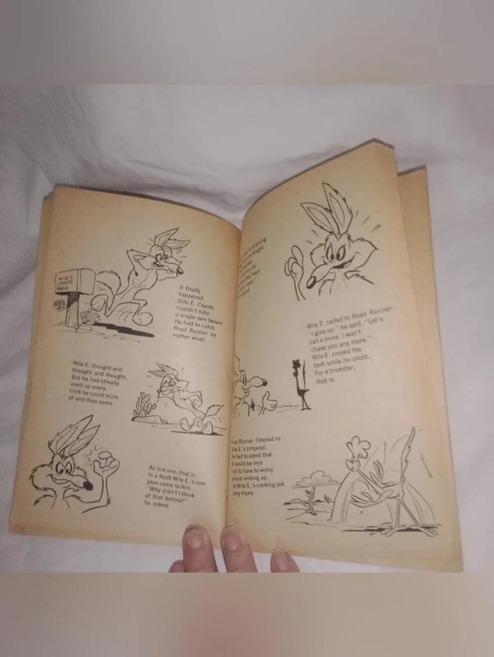 Vintage Road Runner Wile E Coyote Cartoon Book 1971 Child Kid Reading Toy