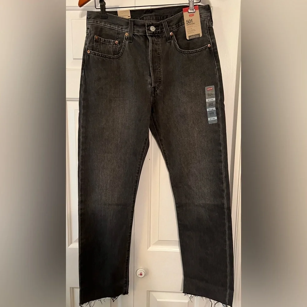 Levis questions day
