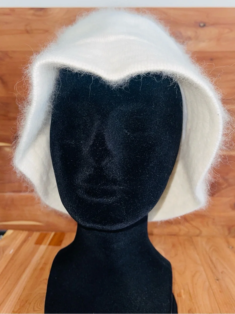 White Angora Rabbit Wool Olefin Hair Blend Woman Bucket Hat