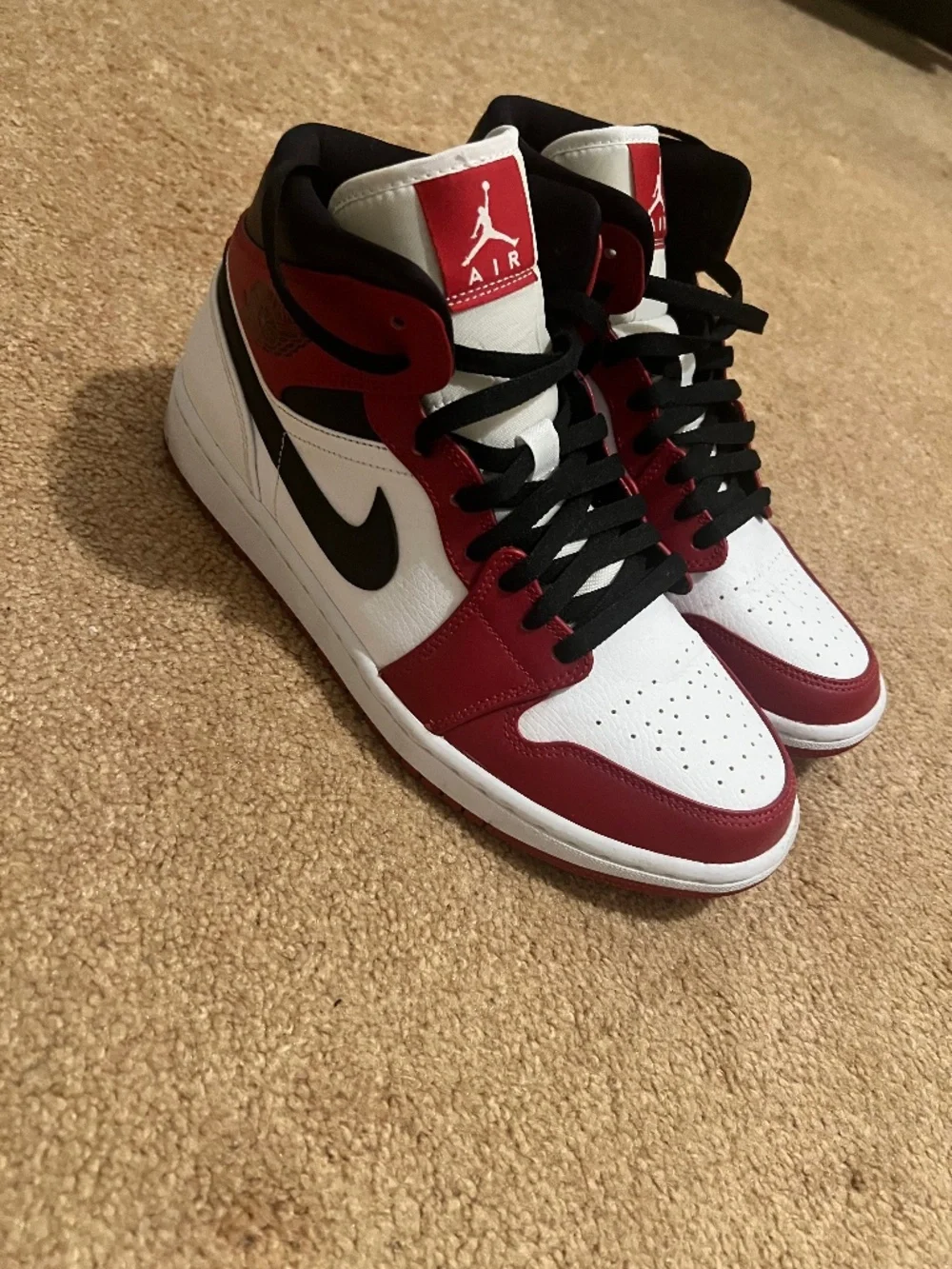 Air Jordan 1 Mid 