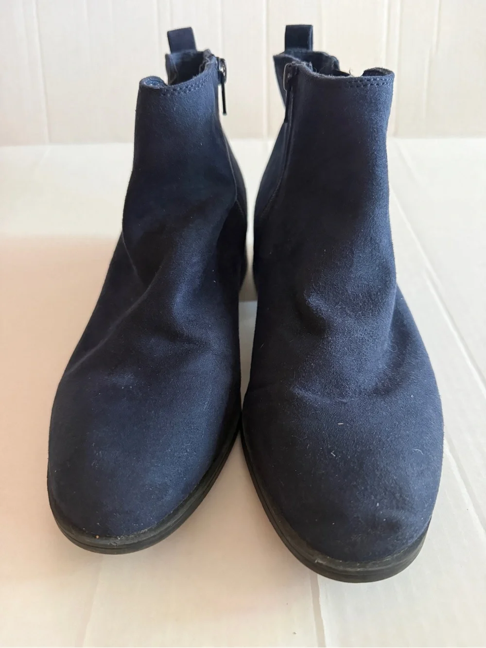 SO navy suede