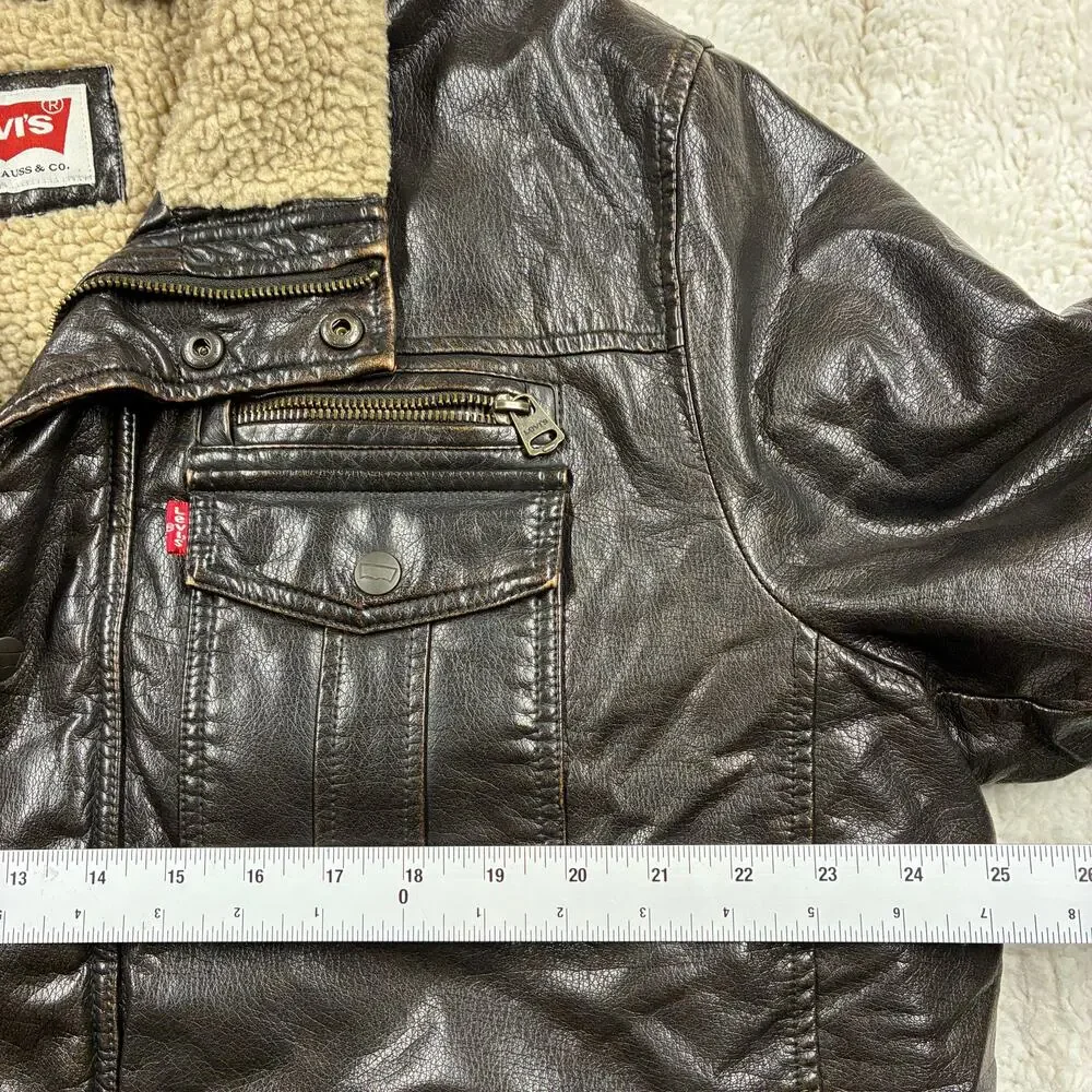 Levis features brand