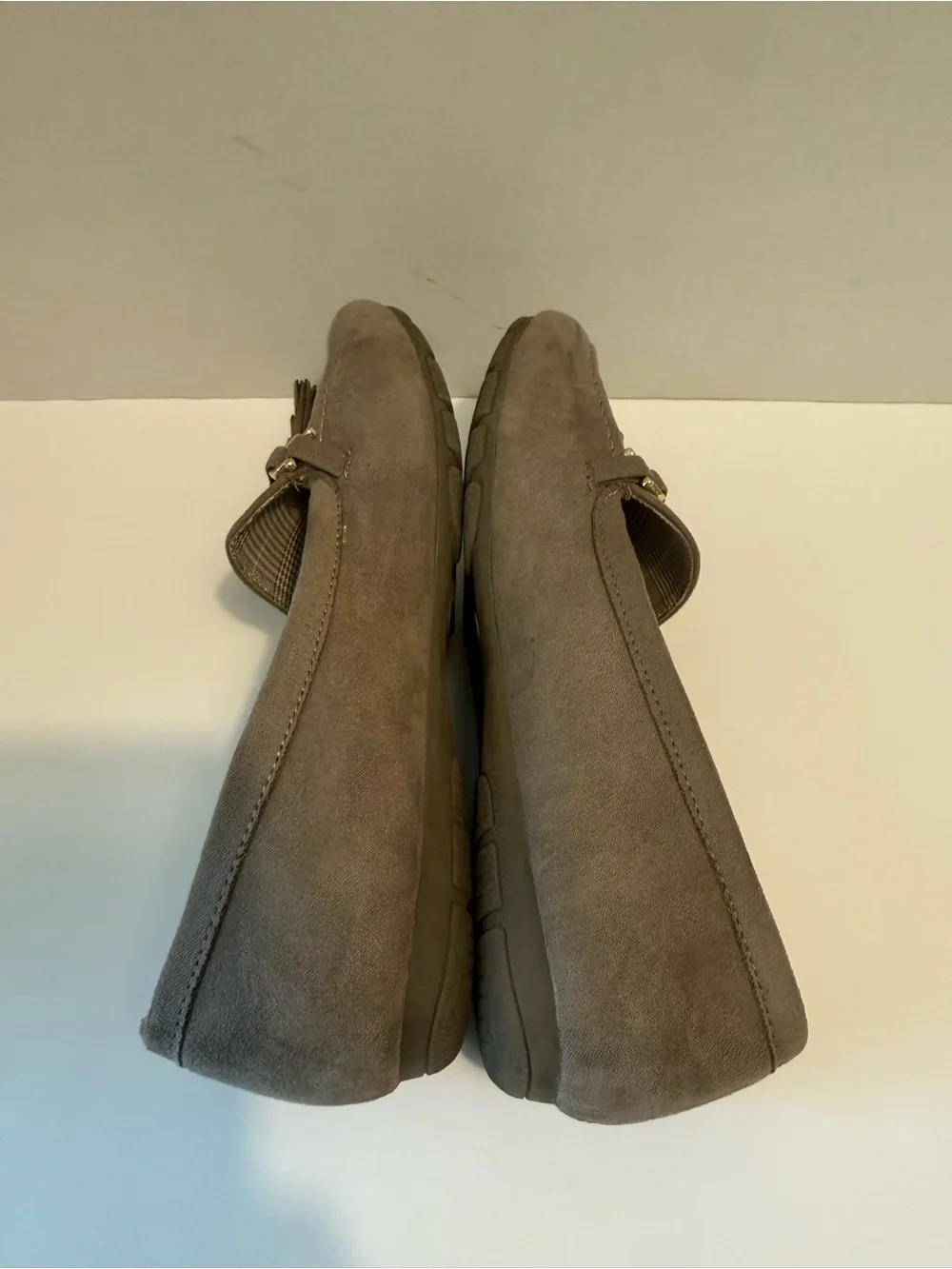 N/A cliffs suede