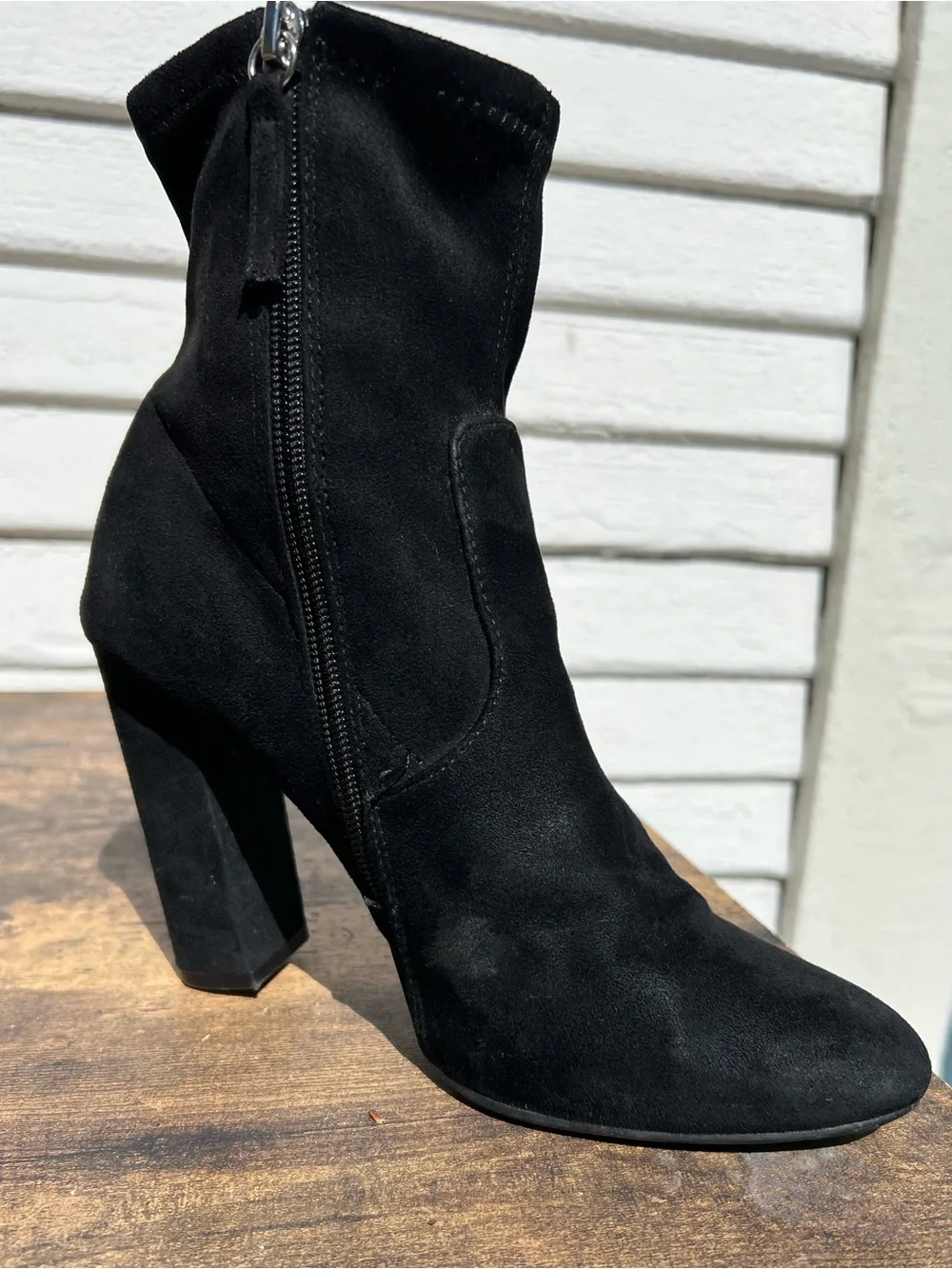 Steve Madden photos shown flattering