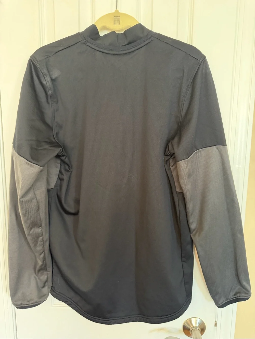 Under Armour Men’s Black & Gray Quarter-Zip Performance Pullover