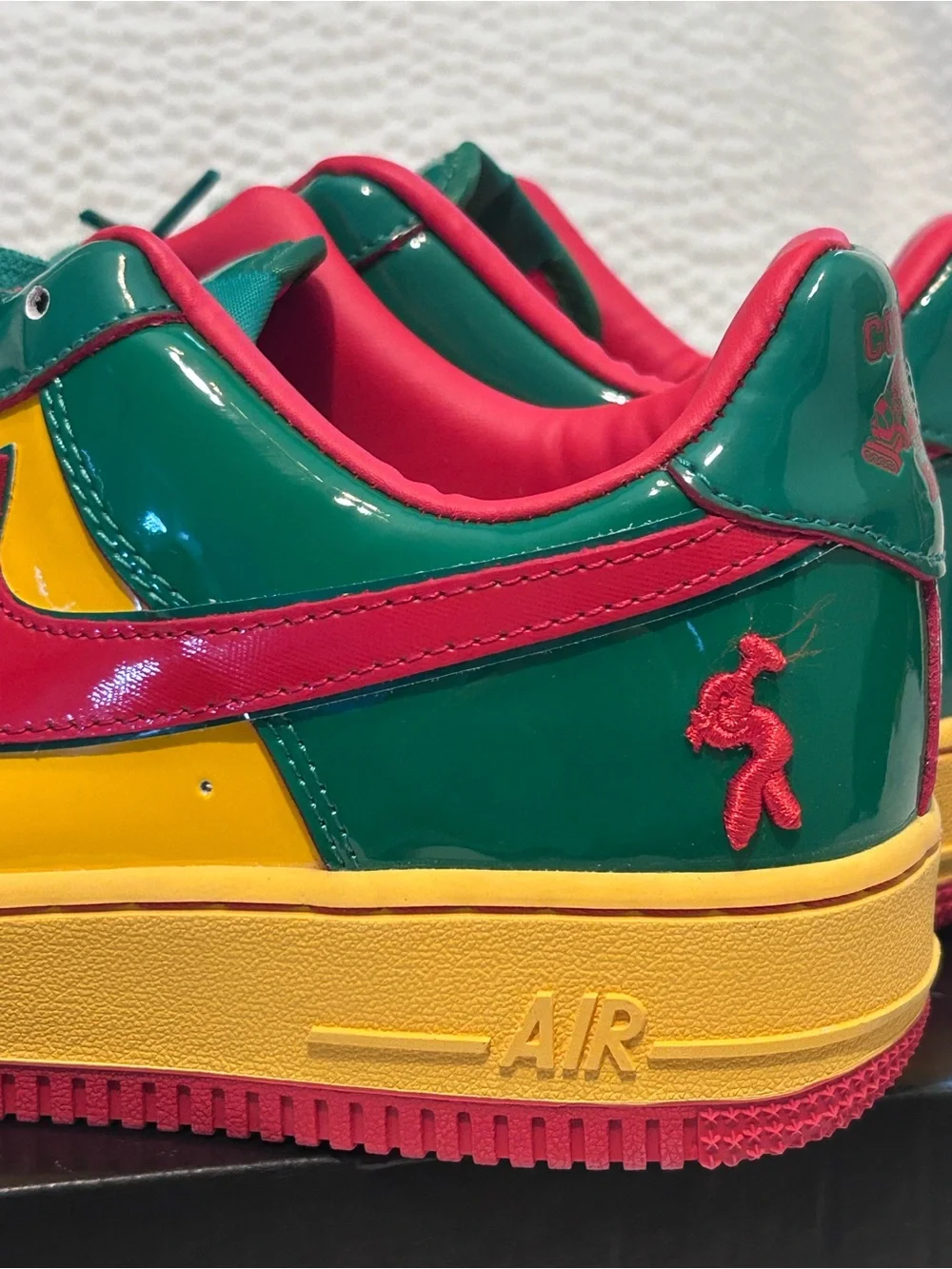 Others Follow patent leather