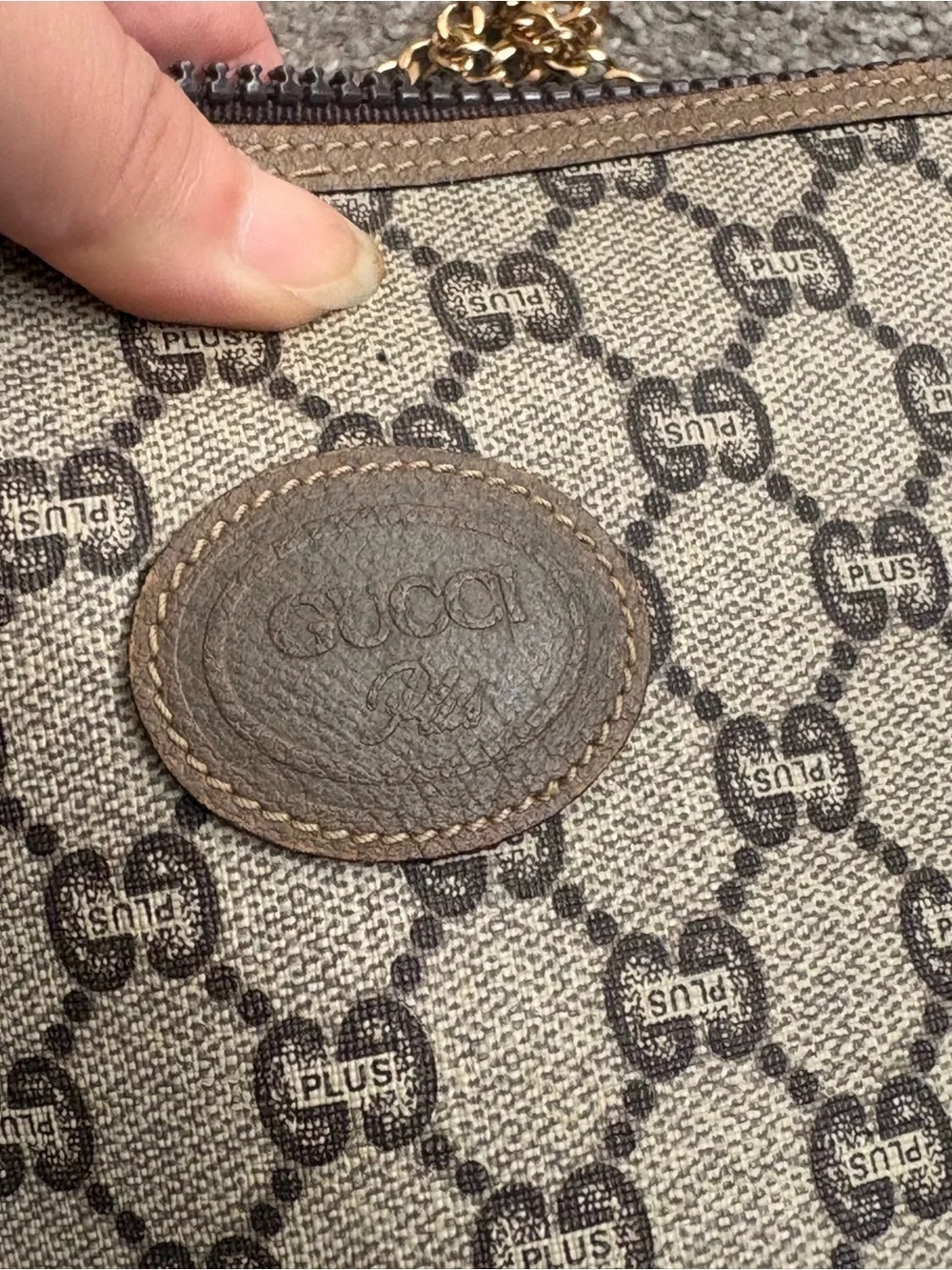 Auth Gucci Supreme Crossbody bag medium Vintage