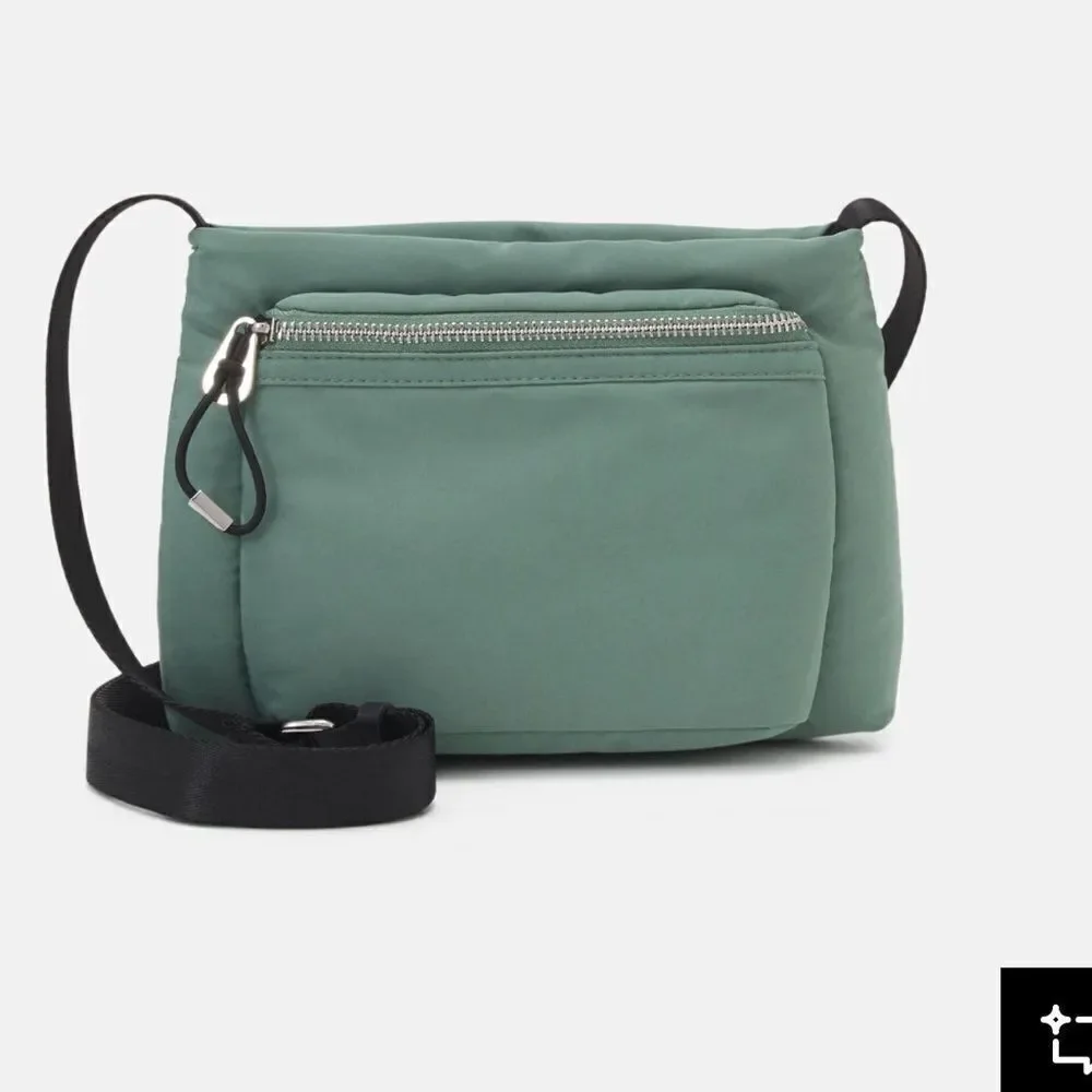 PARFOIS BRUCE Crossbody bag - green Sleek Green/Black