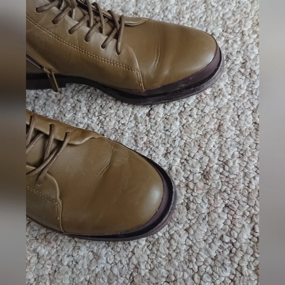 Vince Cooper Leather Cypress green  Leather Boots Size 5.5