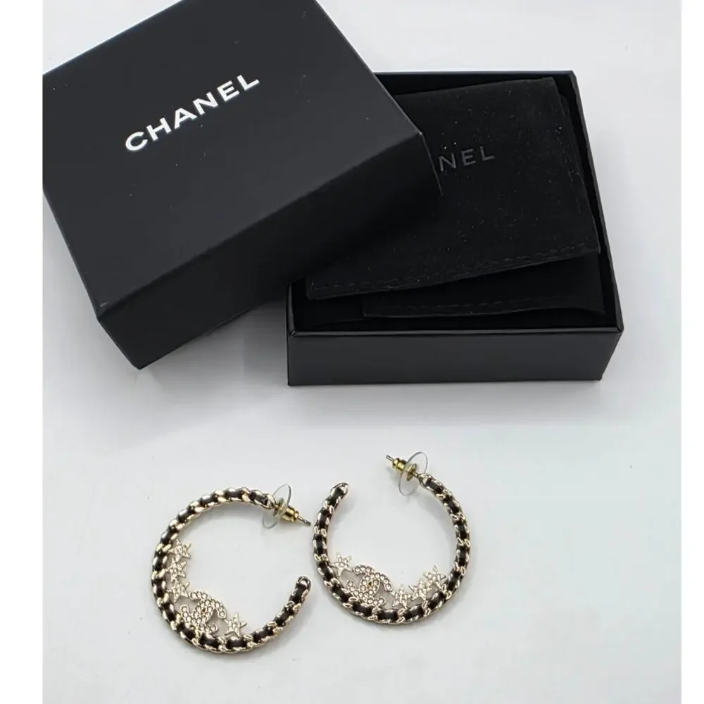 CHANEL gold tone
