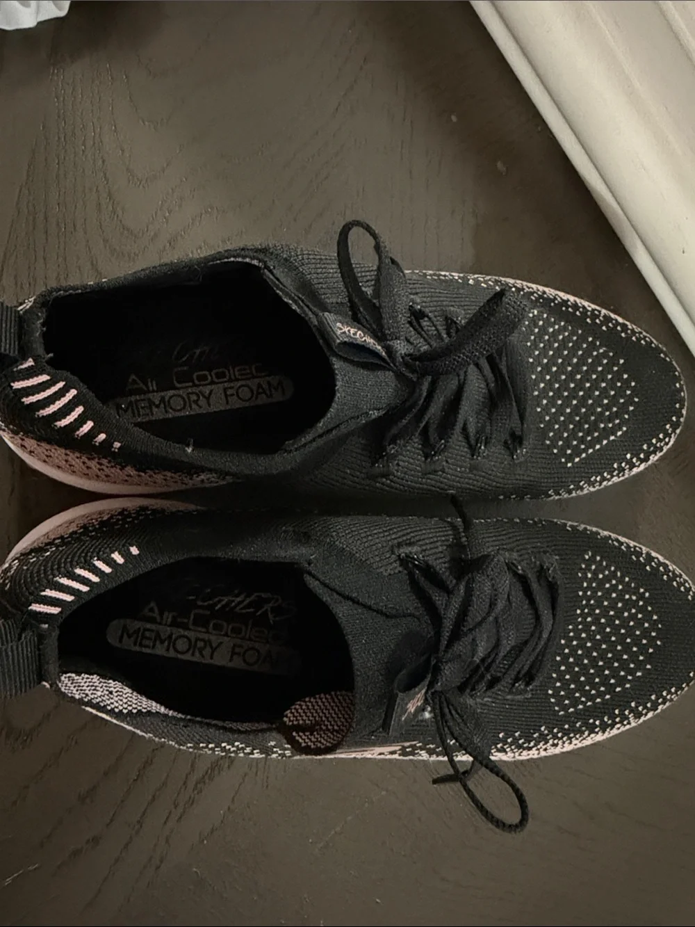 Skechers Black & Pink Gradient Athletic Sneakers